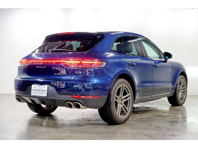 Porsche Macan 8
