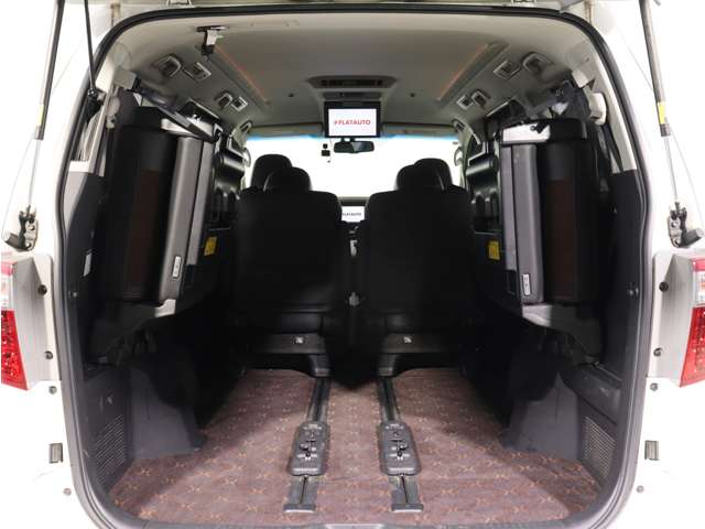 Toyota Alphard 12