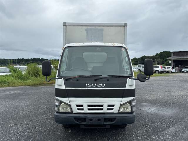 Isuzu Elf 3