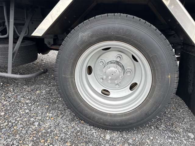 Isuzu Elf 10