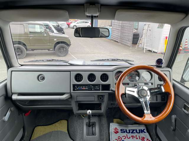 Suzuki Jimny 10