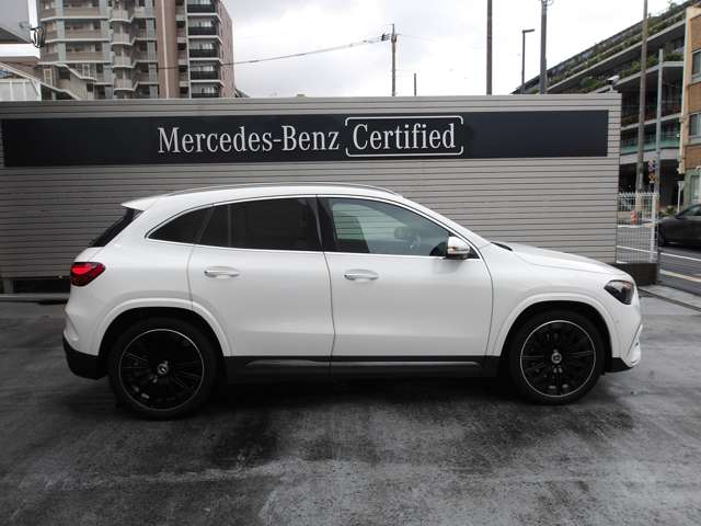 Mercedes-Benz GLA-Class 11