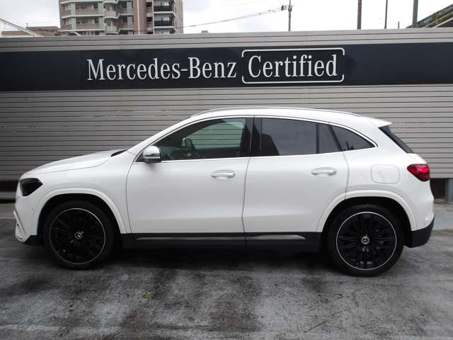 Mercedes-Benz GLA-Class 12