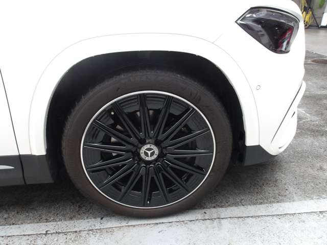 Mercedes-Benz GLA-Class 4