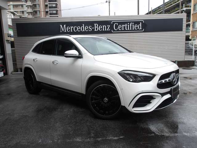 Mercedes-Benz GLA-Class 10