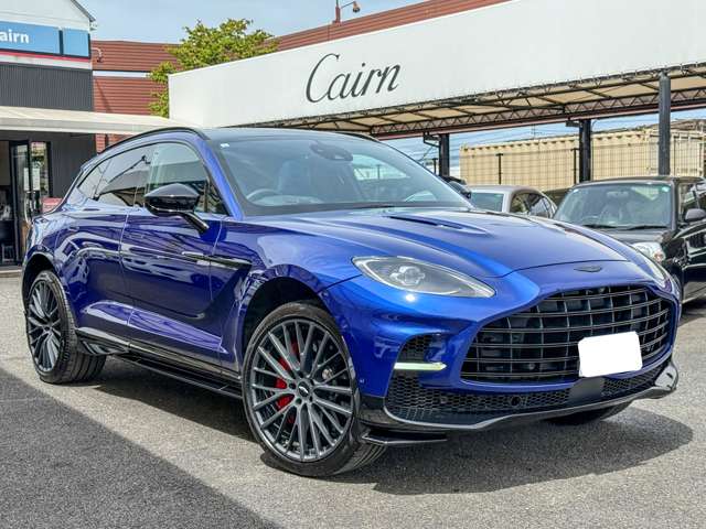 Aston Martin DBX 5