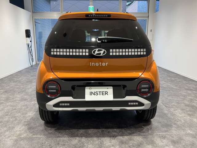 Hyundai インスター 12