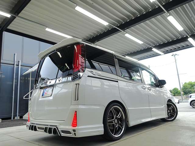 Toyota Voxy 7