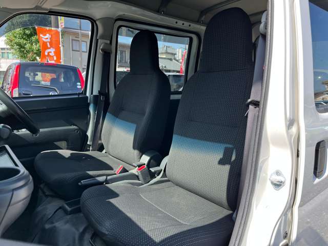 Daihatsu Hijet Cargo 11