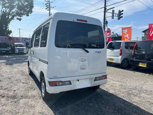 Daihatsu Hijet Cargo 9