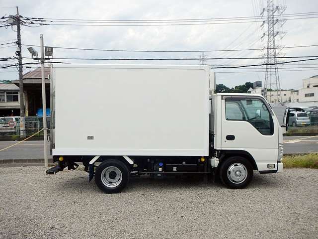 Isuzu Elf 6