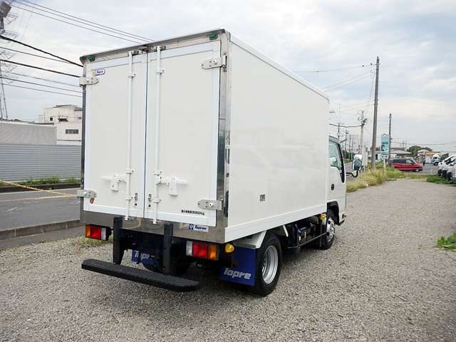 Isuzu Elf 7