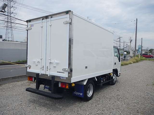 Isuzu Elf 8