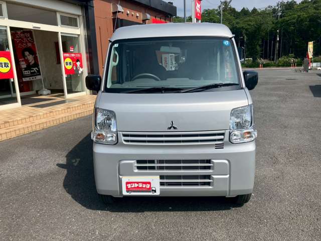 Mitsubishi Minicab Van 2