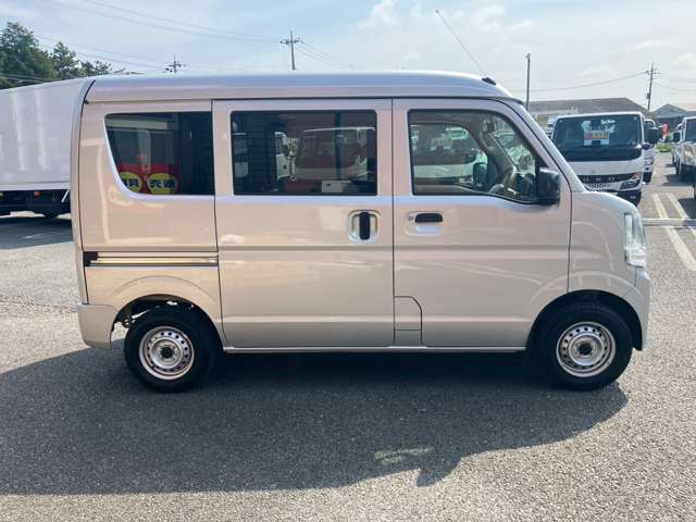 Mitsubishi Minicab Van 4
