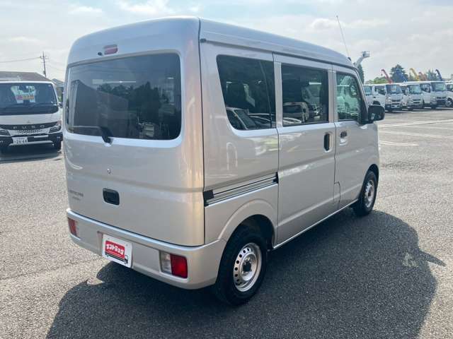 Mitsubishi Minicab Van 5