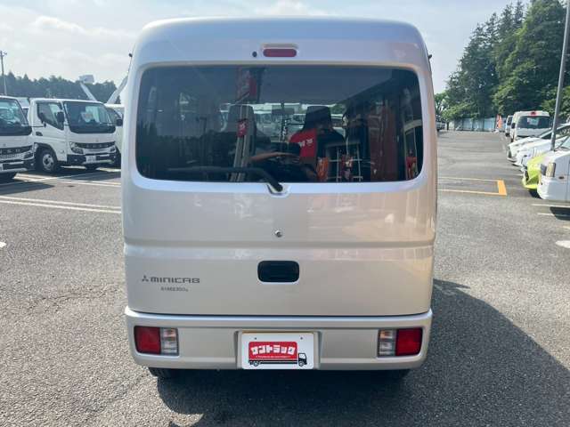 Mitsubishi Minicab Van 6