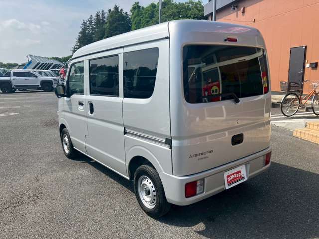 Mitsubishi Minicab Van 7