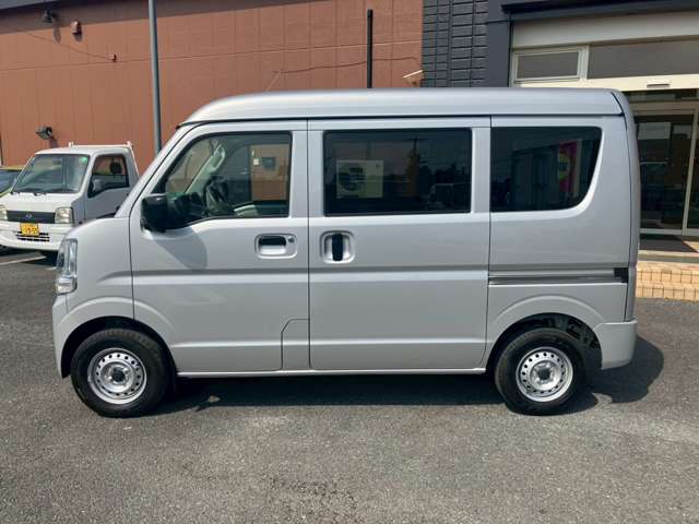 Mitsubishi Minicab Van 8