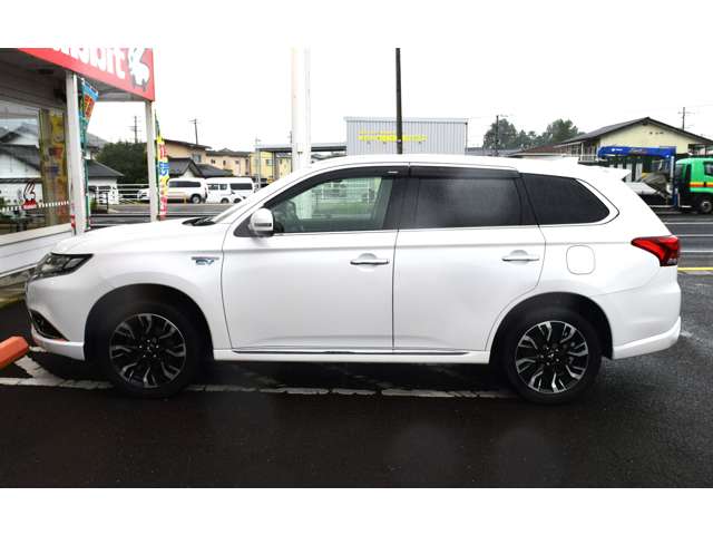 Mitsubishi Outlander PHEV 11