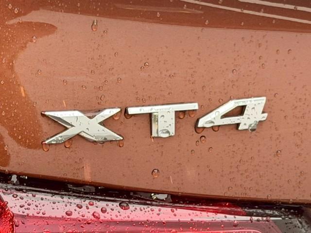 Cadillac XT4 12