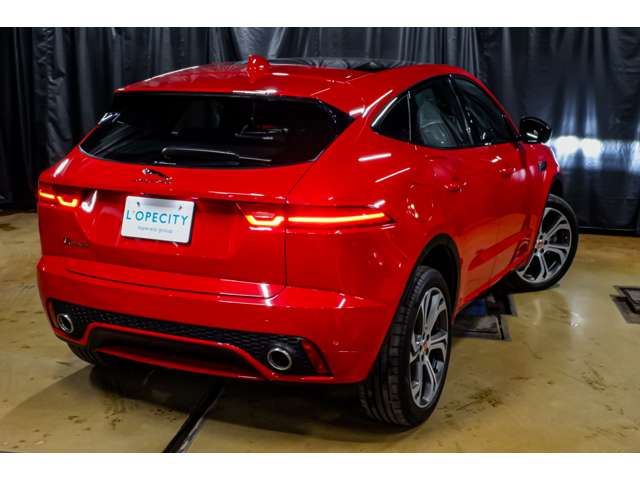 Jaguar E-Pace 5