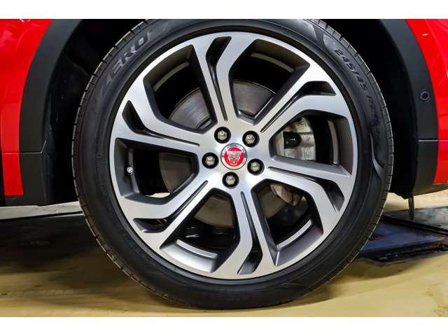 Jaguar E-Pace 6