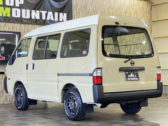 Nissan Vanette 4