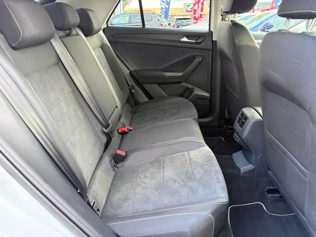 Volkswagen T-Roc 11