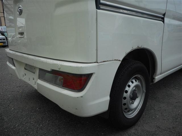 Daihatsu Hijet Cargo 12