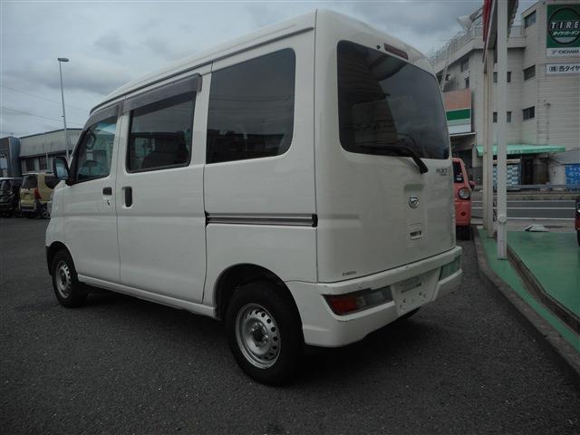 Daihatsu Hijet Cargo 4