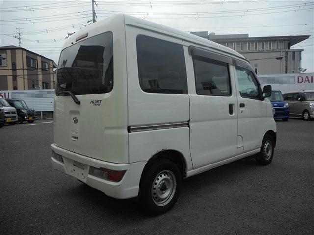 Daihatsu Hijet Cargo 6