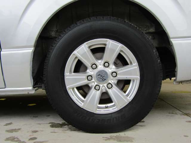 Toyota Regius Ace 11