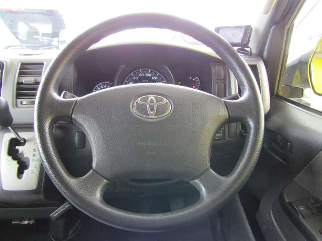 Toyota Regius Ace 5