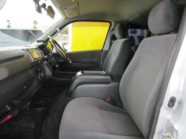 Toyota Regius Ace 7