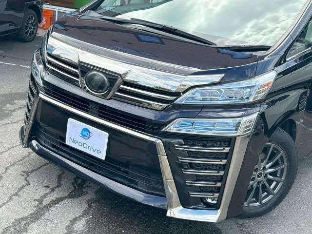 Toyota Vellfire 5