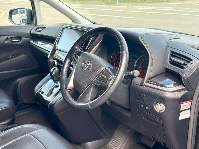 Toyota Vellfire 7