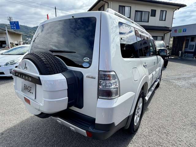 Mitsubishi Pajero 11