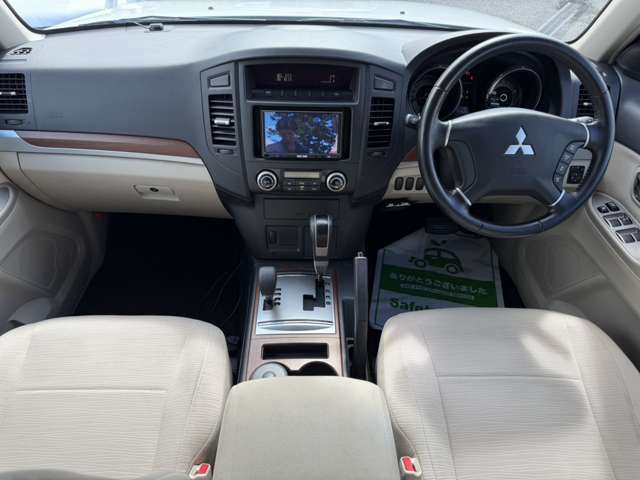 Mitsubishi Pajero 2