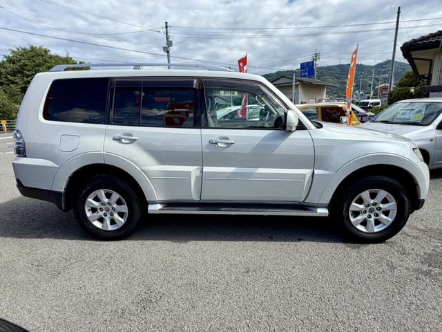 Mitsubishi Pajero 8