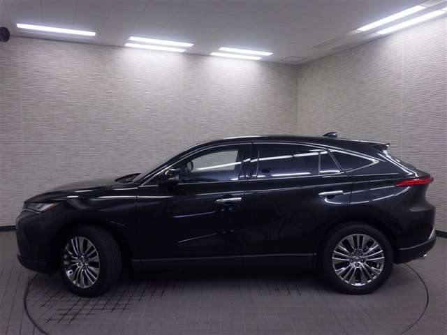 Toyota Harrier 5