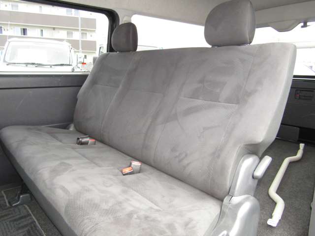 Toyota Hiace Van 8