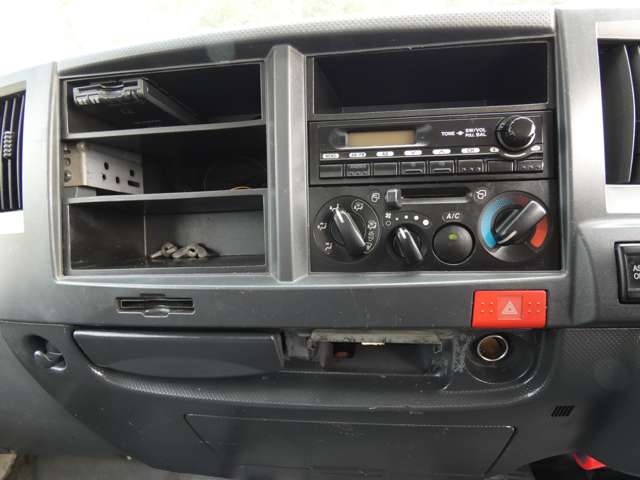 Isuzu Elf 12