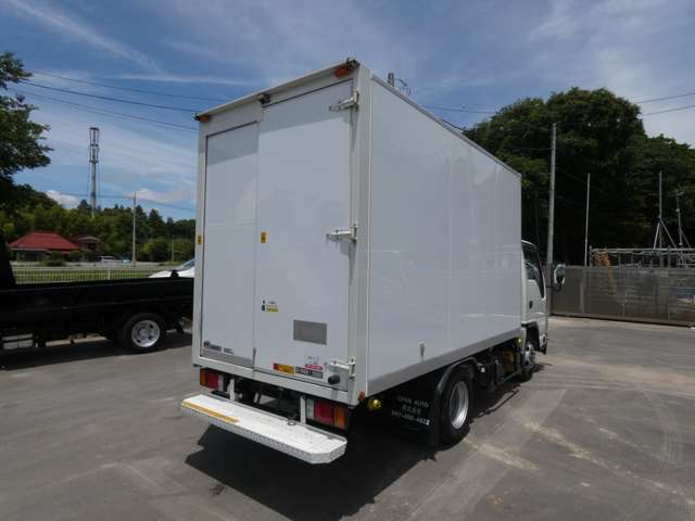 Isuzu Elf 6
