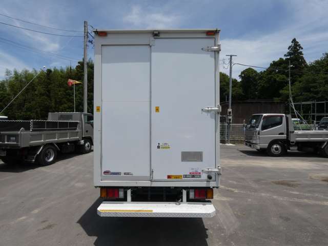 Isuzu Elf 7