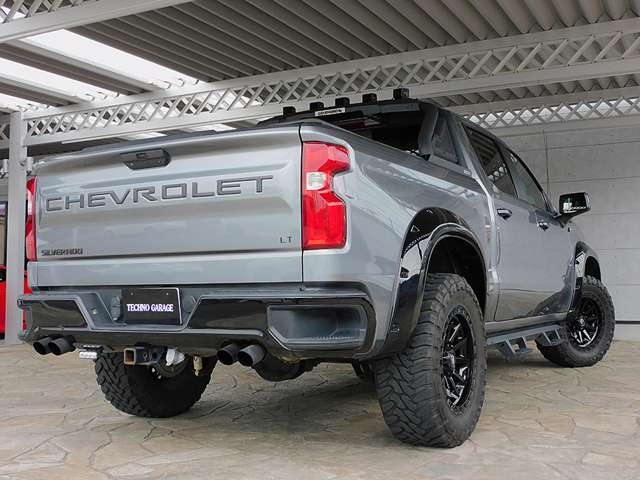 Chevrolet Silverado 6