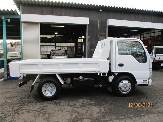 Isuzu Elf 4