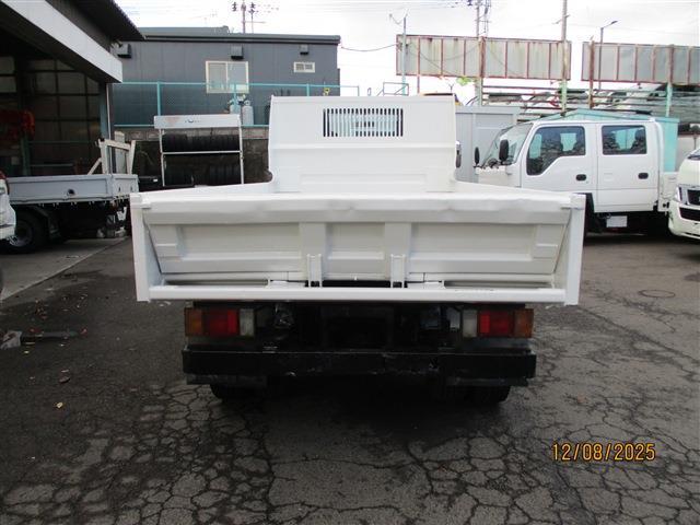 Isuzu Elf 6
