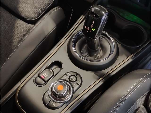 MINI Crossover 11
