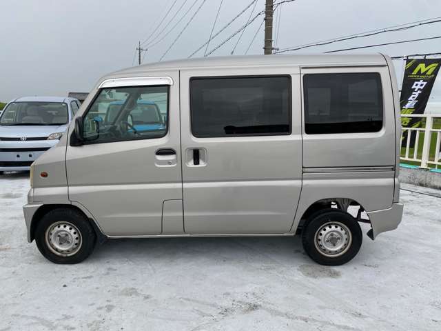Mitsubishi Minicab Van 11
